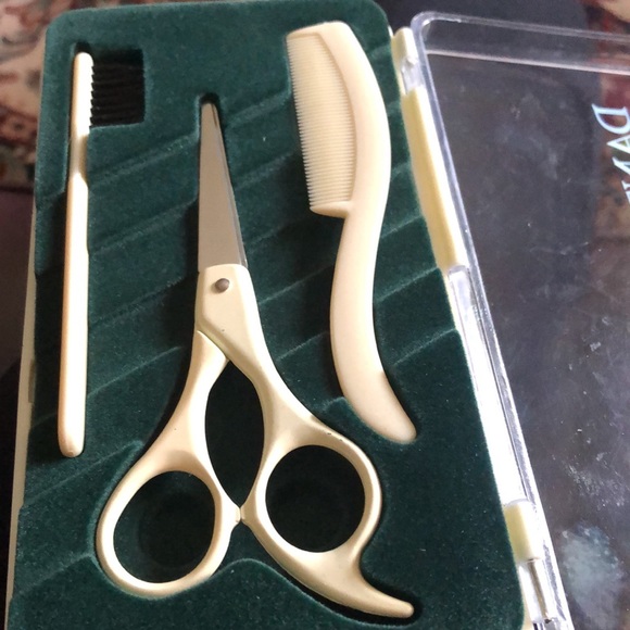 Barbados personal grooming kit and New in box Dante 3-piece mustache Set. - Picture 4 of 8
